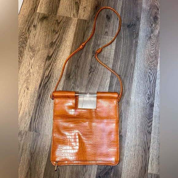 Beis Crossbody purse - Picture 1 of 4